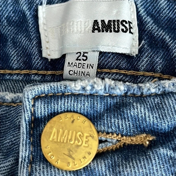 Amuse Society Shoreline High Rise Cut Off Denim Shorts - Size 25 - Picture 3 of 7